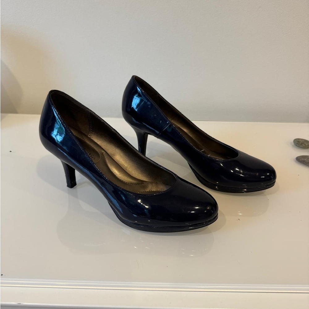 Kelly & Katie Black Patent Leather Heels